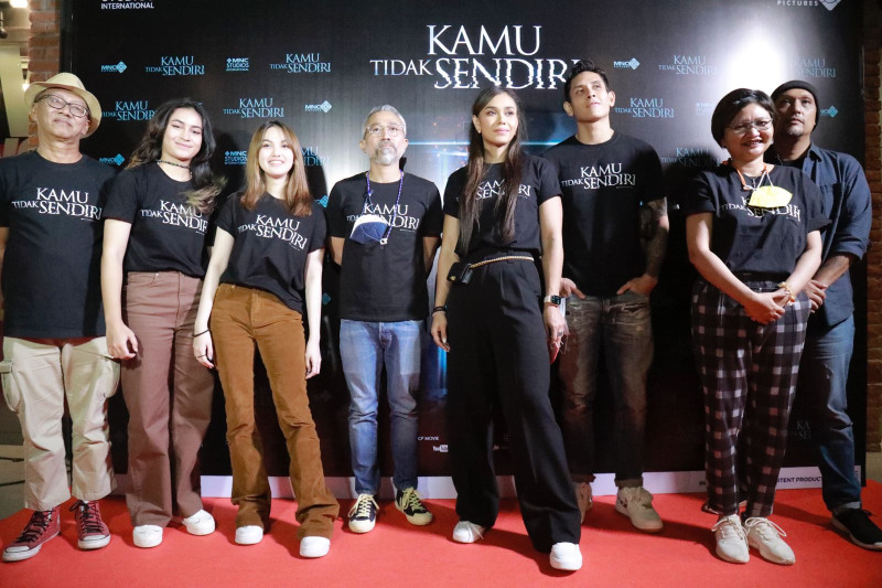 Film ‘Kamu Tidak Sendiri' Segera Rilis, Dibintangi Adinia Wirasti dan Rio Dewanto