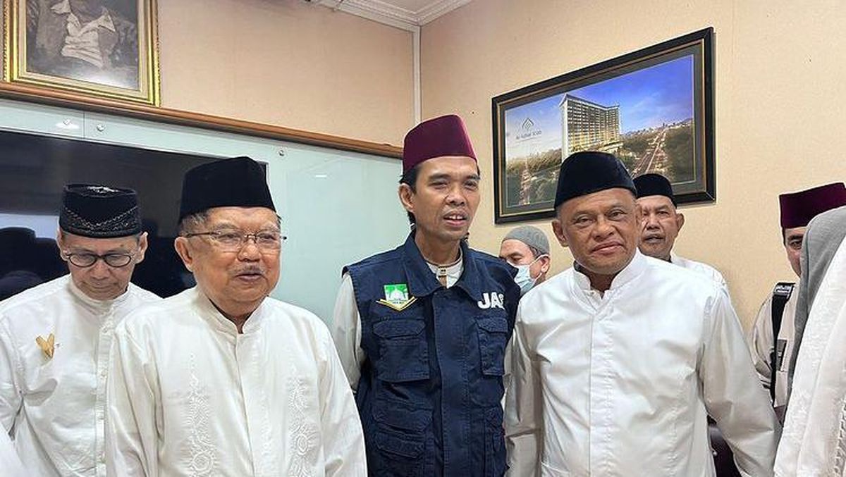 UAS, JK dan Gatot Nurmantyo Bertemu di Masjid Agung Al Azhar, Ada Apa?