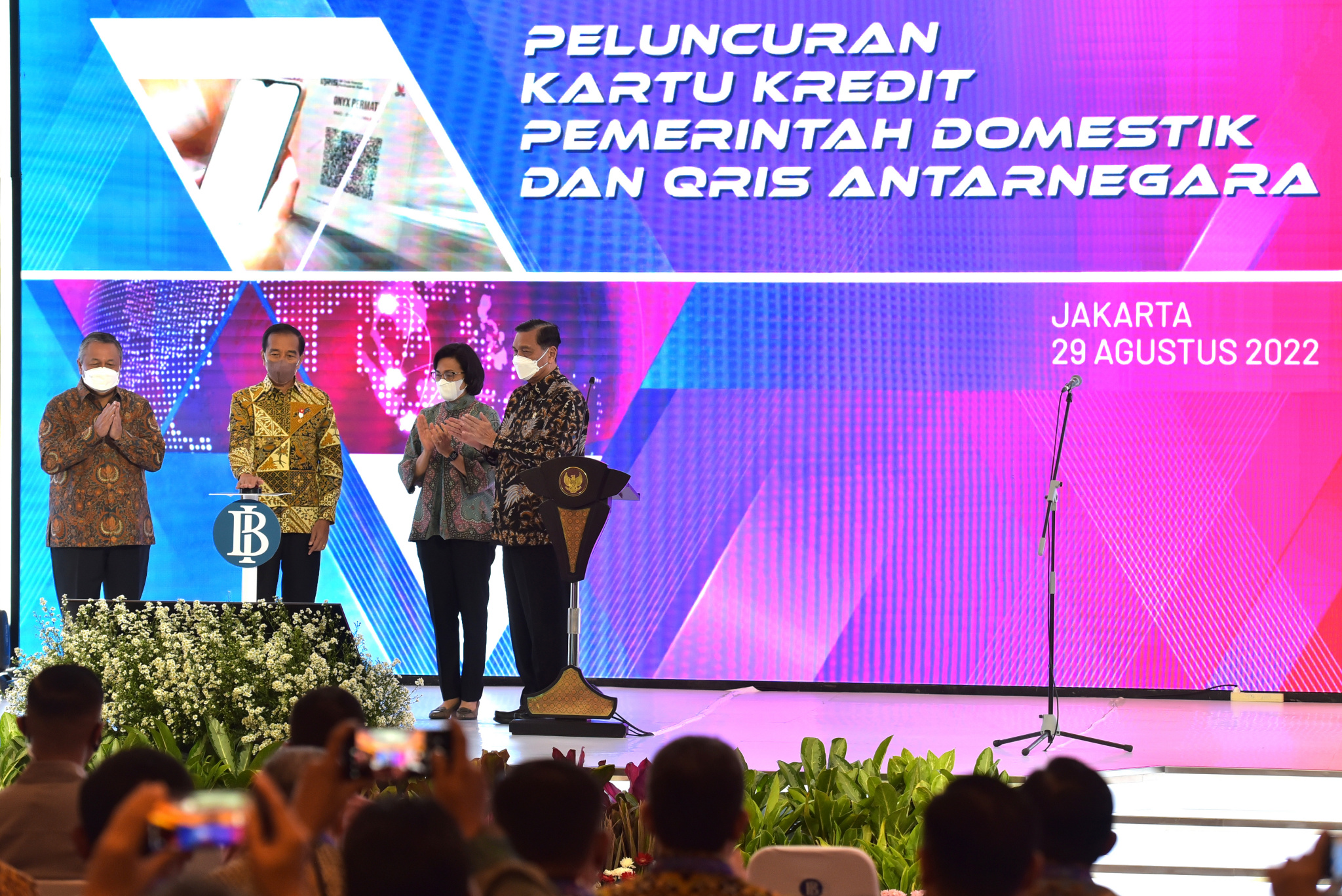 Jokowi Terbitkan Kartu Kredit Pemerintah, Apa Manfaatnya?