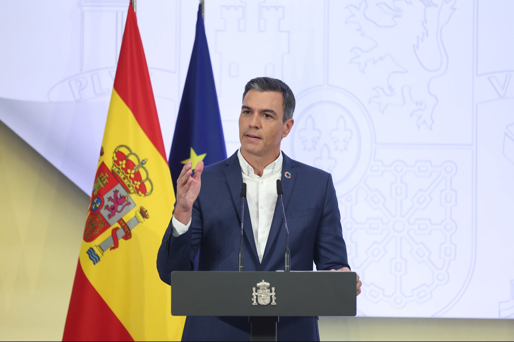 Tak Pakai Dasi, Cara PM Spanyol Hemat Energi