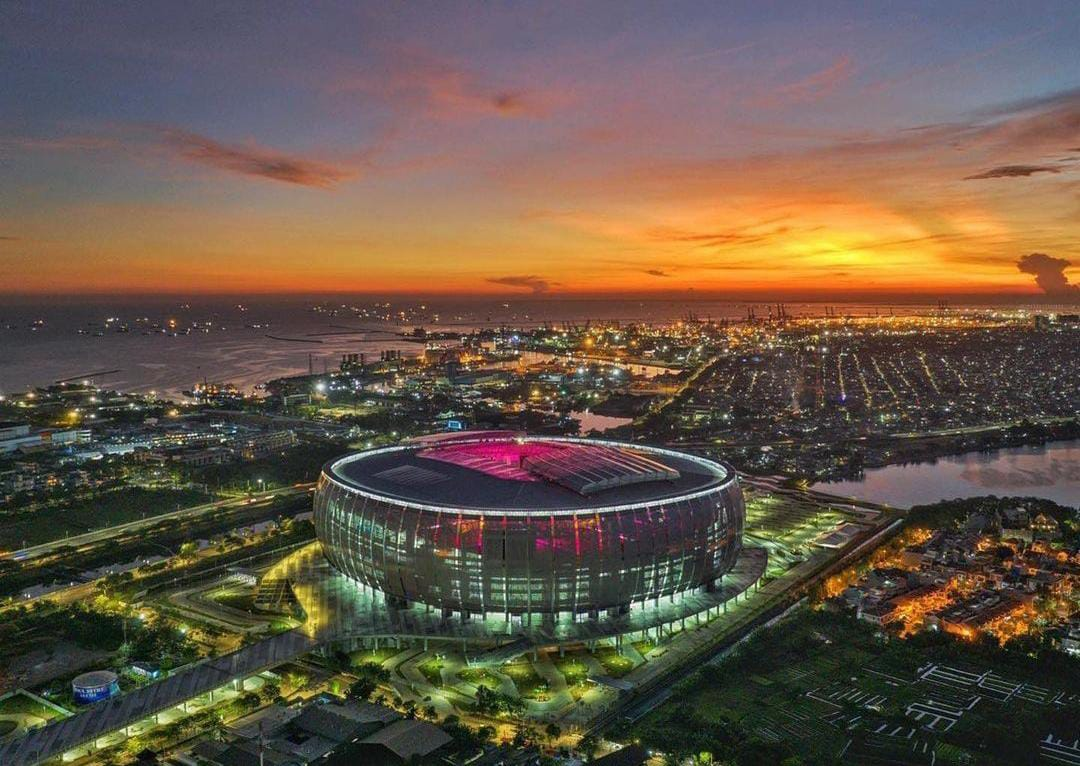 PSSI Plin-Plan, Sekarang Bilang ‘JIS Penuhi Standar FIFA, Hanya Belum Sepenuhnya Rampung’