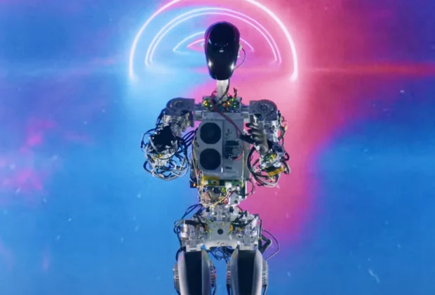 Elon Musk Pamerkan Robot Mirip Manusia, Bisa Siram Tanaman dan Angkat Kardus