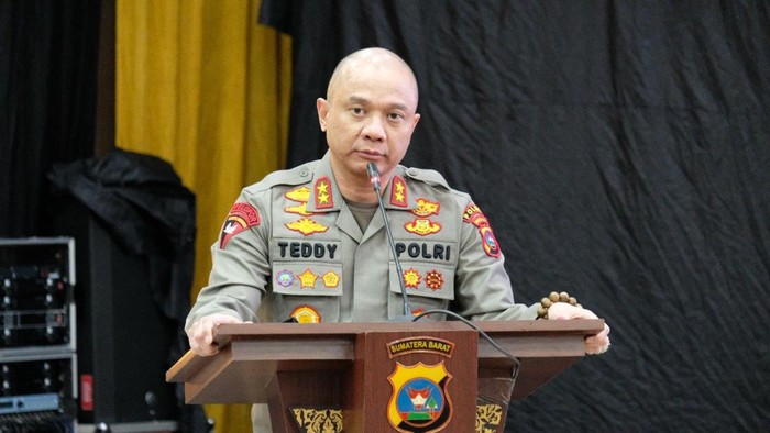 Kapolda Jatim Terlibat Narkoba, DPR: Polri Tak Bisa Diharapkan Lagi