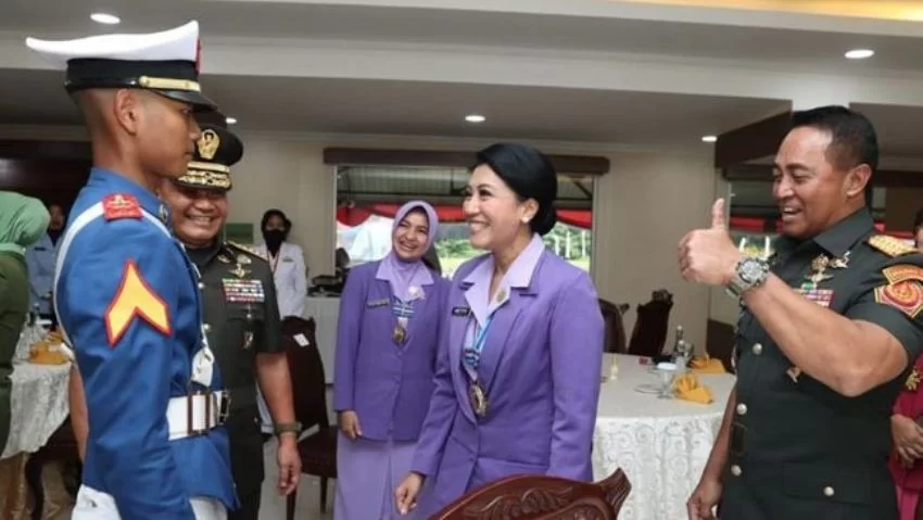 KSAD Dudung Bawa Putranya Temui Panglima Andika Saat Wisuda Taruna