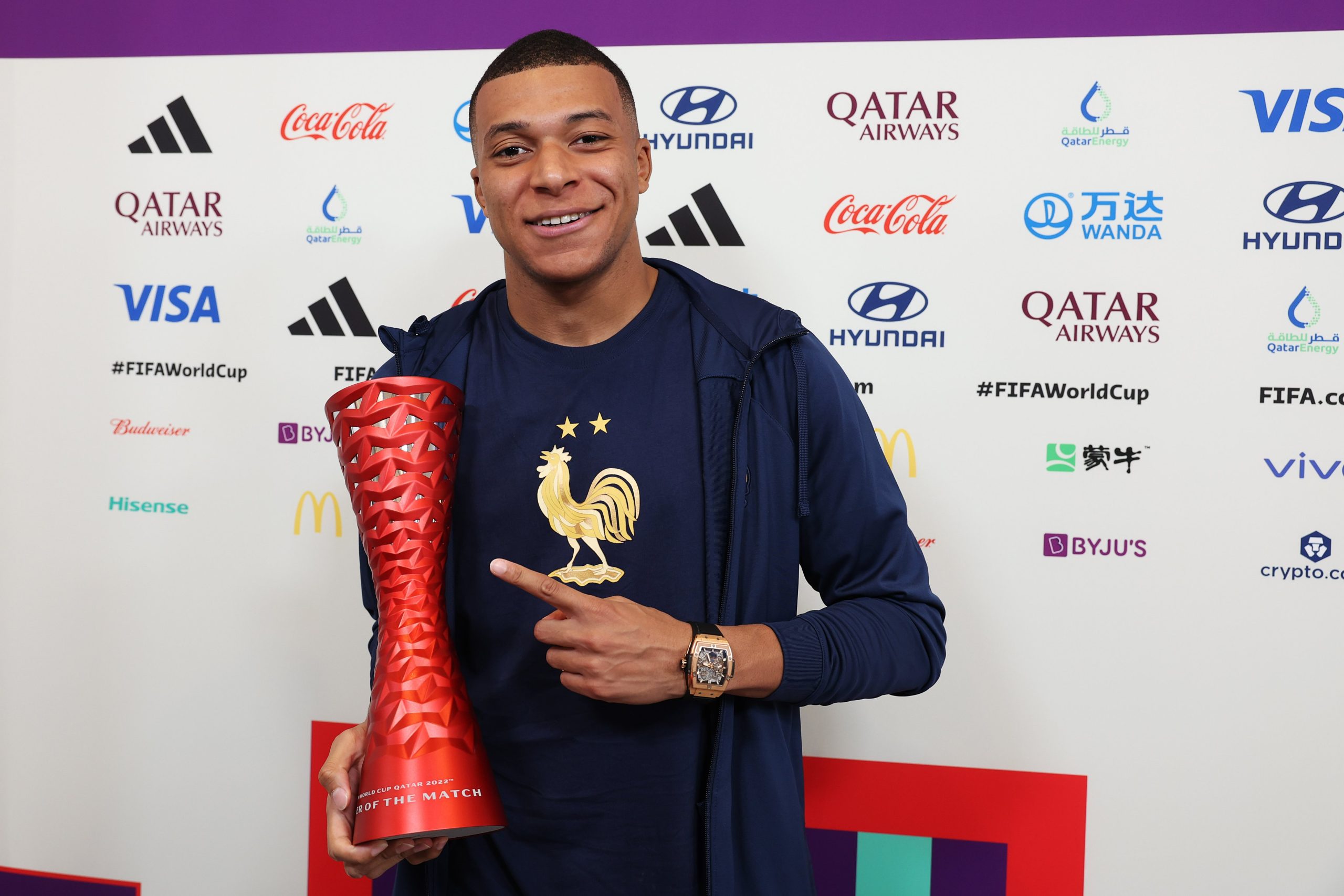 Ini Alasan Mbappe Sembunyikan Logo Sponsor Minuman Bir