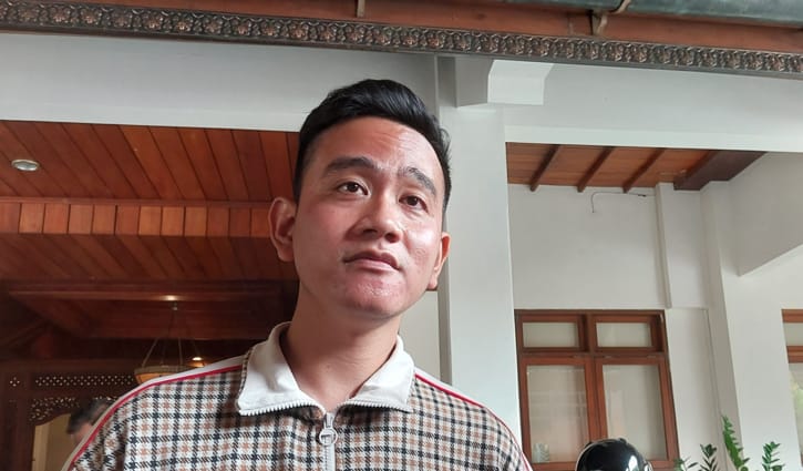 Gibran Nyatakan Siap Maju Pilgub DKI 2024, PDIP Minta Anak Jokowi Tunjukkan Prestasi Dulu di Solo