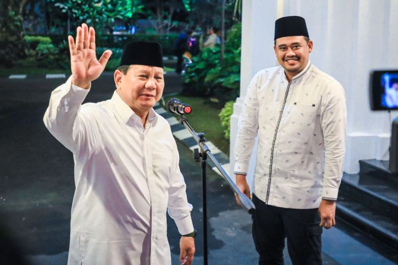 Sambangi Medan, Prabowo Puja Puji Bobby Menantu Jokowi