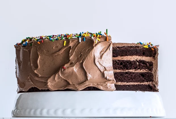 Resep Layer Chocolate Cake untuk Hampers Valentine