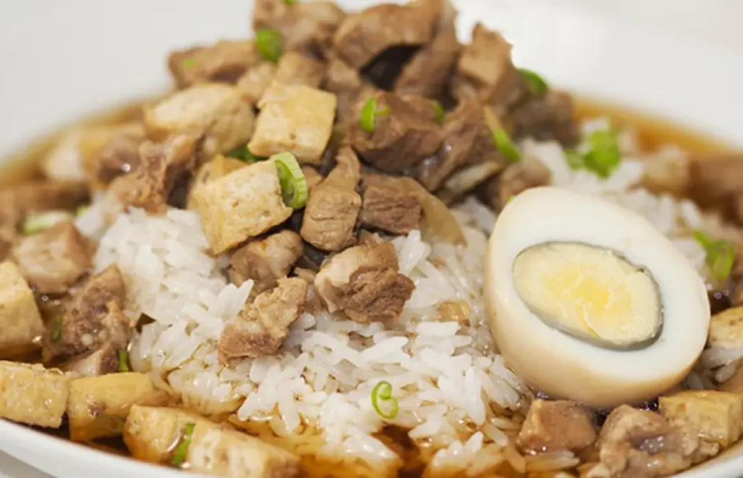 Resep Nasi Bakmoy Ayam Tahu untuk Sarapan