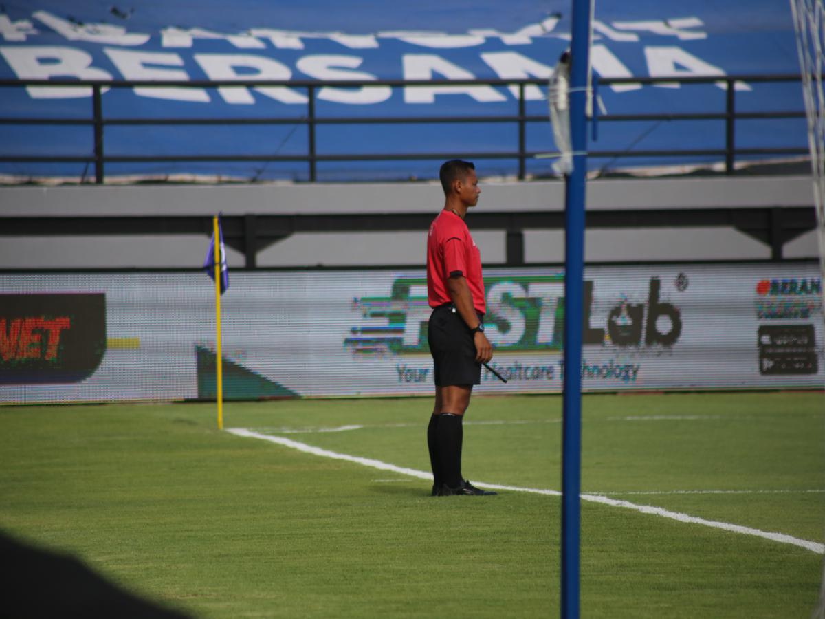 Ini Penyebab Hakim Garis Jadi Wasit Terbaik Liga 1