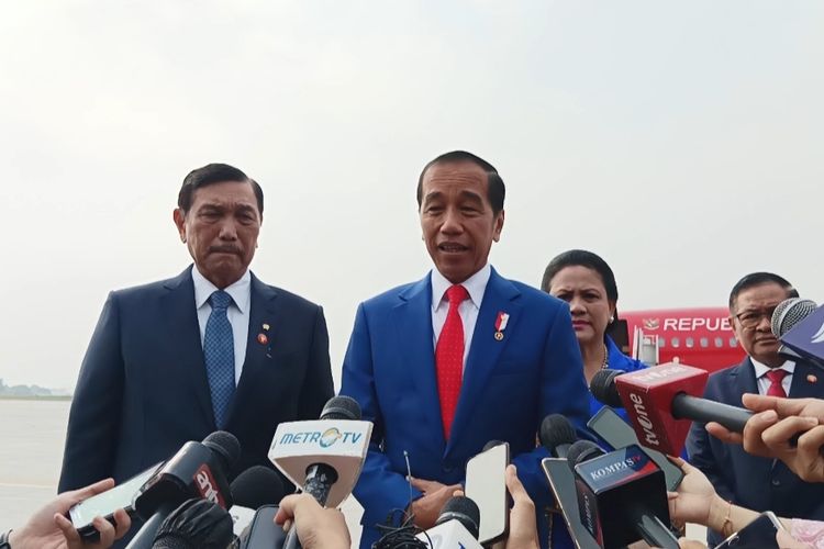 Jokowi Tunjuk Mahfud MD Jadi Plt Menkominfo Usai Johnny Plate Ditetapkan Tersangka