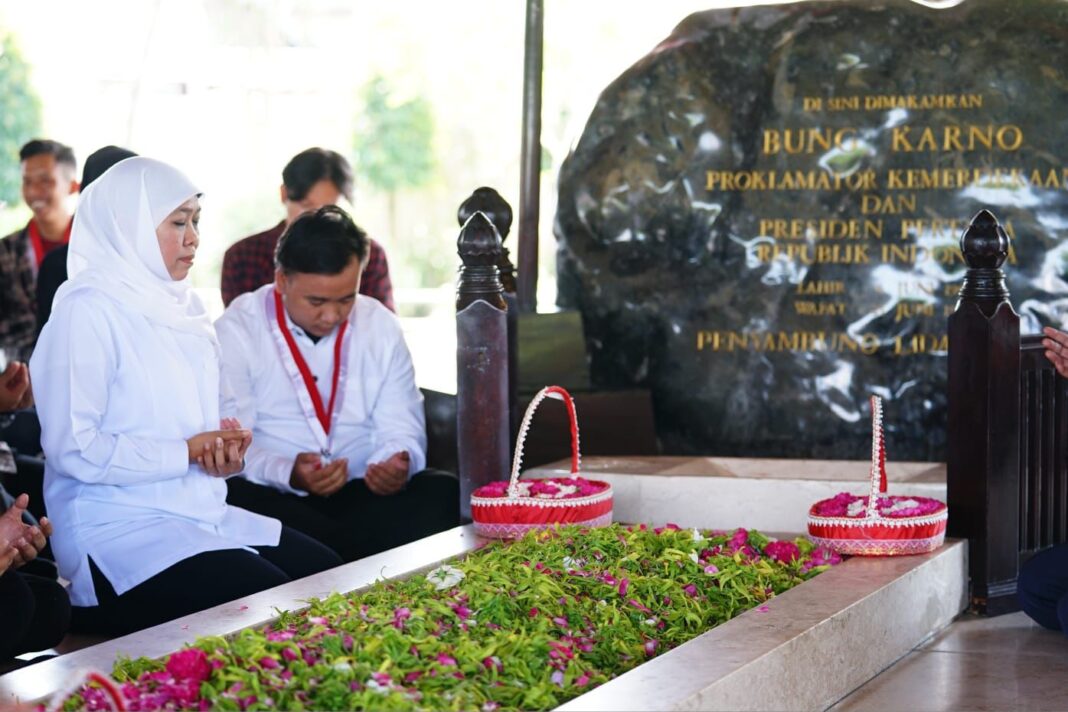 Gelar Tabur Bunga di Makam Bung Karno, Khofifah Bantah Dirinya Maju Cawapres