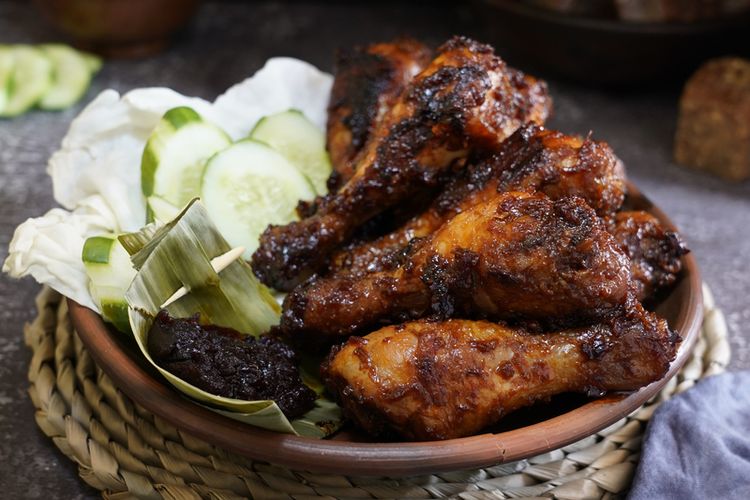Resep Ayam Bakar Bumbu Petis untuk Makan Bersama Keluarga