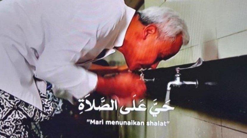 Politik Identitas Mendadak Ramai di Medsos Usai Ganjar Muncul di Tayangan Azan