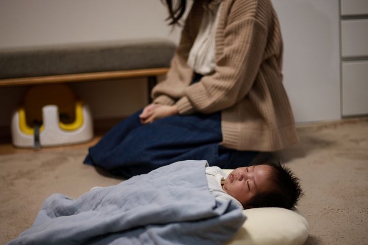 Waspadai Psikosis Usai Persalinan, Penyebab Ibu Celakai Anak