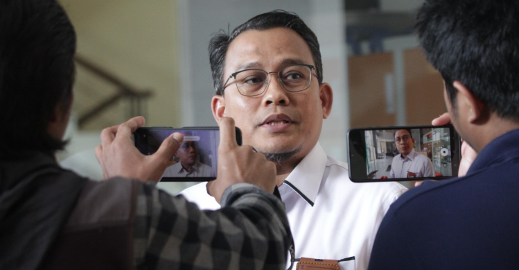 Kenapa KPK Tak Beri Bantuan Hukum ke Firli?