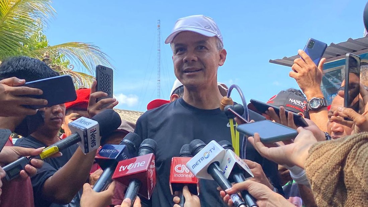 Ganjar Ikut Respons Tudingan Roy Suryo Soal Gibran dapat Bisikan di Debat Cawapres