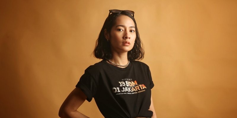 Niken Anjani Gunakan Pistol Asli di Film ‘13 Bom di Jakarta’