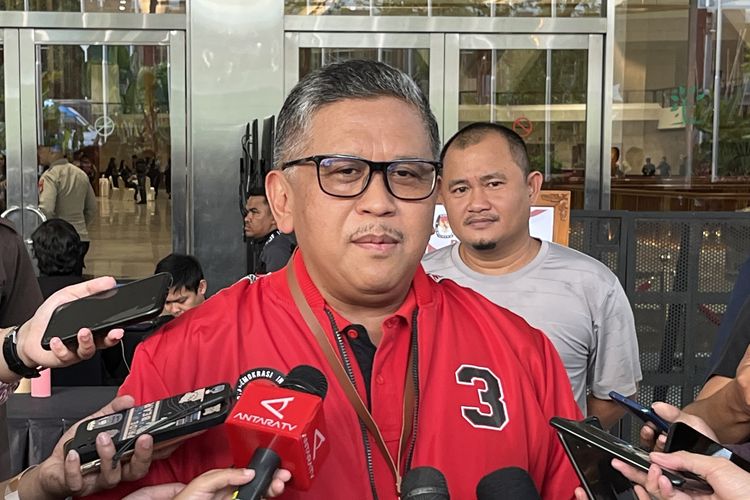 Hasto Tegaskan Jokowi Tak Diundang di HUT PDIP, Kenapa?