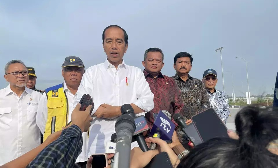 Dipastikan Tak Hadiri HUT PDIP karena ke Luar Negeri, Jokowi Sengaja Menghindar?