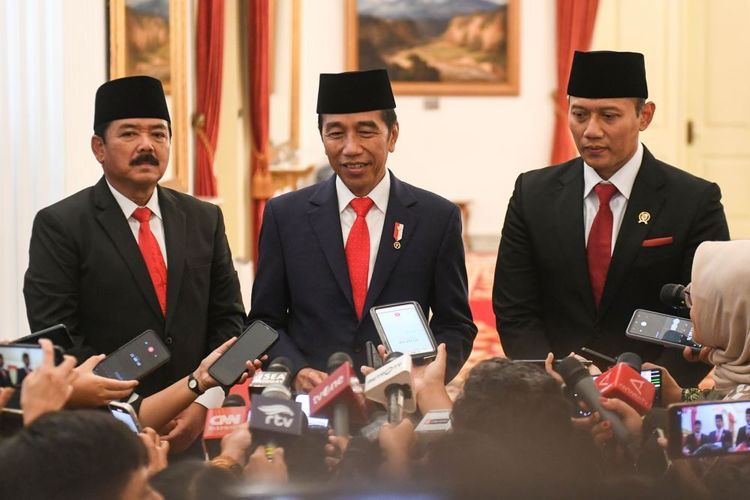 Tok! Jokowi Resmi Lantik Hadi Tjahjanto dan AHY Jadi Menkopolhukam dan Menteri ATR/BPN