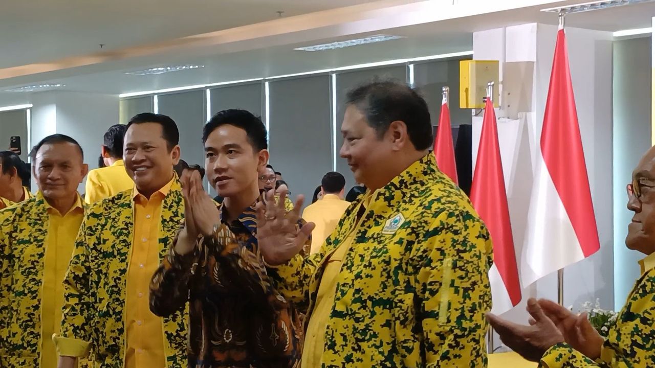 Dinilai Berpeluang Jadi Ketum Golkar, Gibran: Biar yang Senior Saja