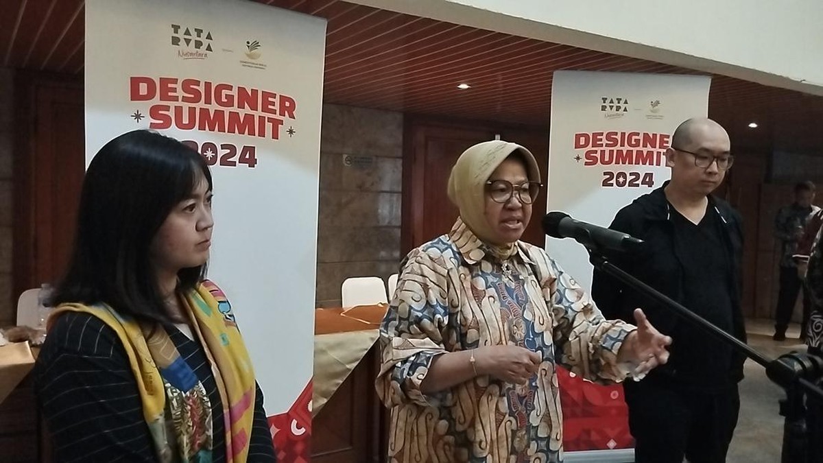 Risma Soal Masuk Bursa Cagub DKI: Saya Terus Terang Takut