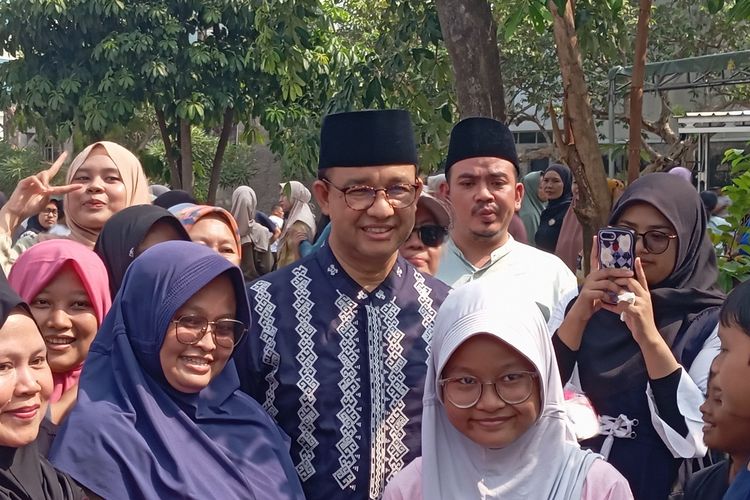 Warga Teriaki Anies Dukung Maju Pilkada ’Tanpa Tukang Pisang’