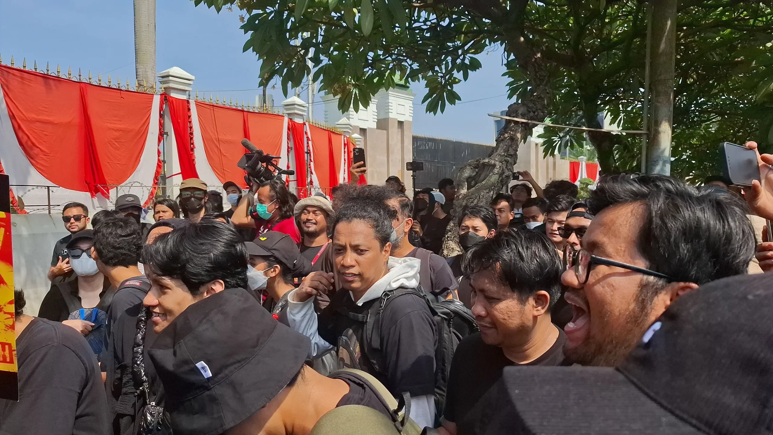 Akademisi Hingga Komika Desak DPR Taati Putusan MK