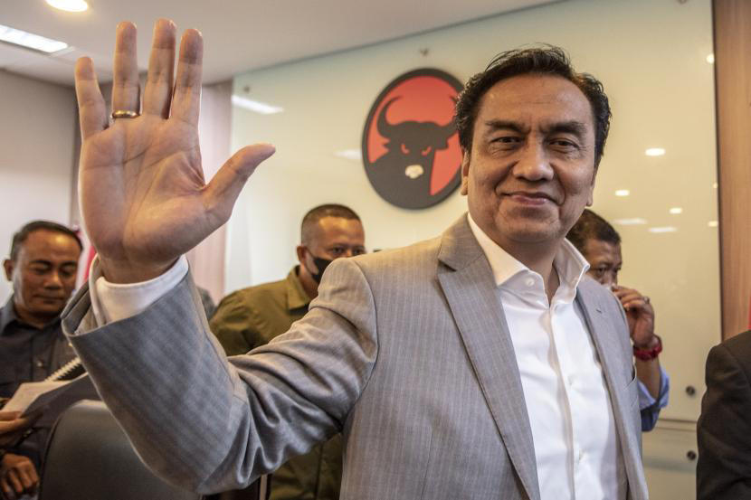 Dianggap Langgar Kode Etik dan AD/ART, Effendi Simbolon Dipecat PDIP