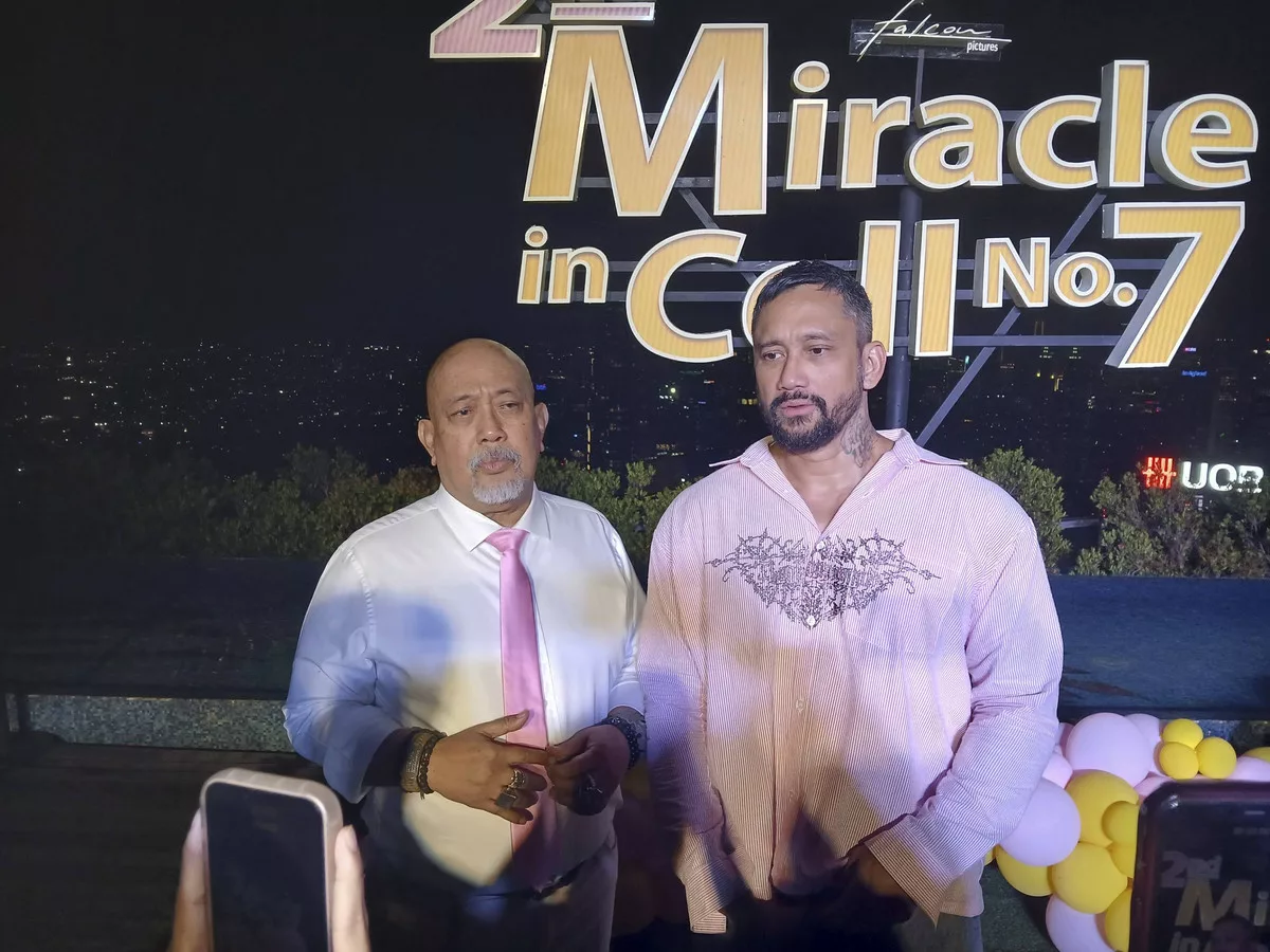 Tora Sudiro dan Indro Warkop Bocorkan Karakter di Sekuel ‘Miracle In Cell No. 7’