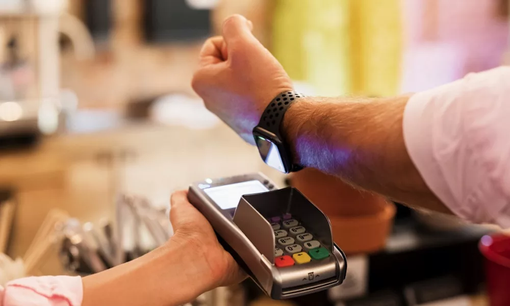Viral Video Transaksi Pakai Apple Watch, Apple Pay Sudah Masuk Indonesia?