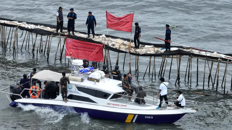 Pagar Laut 30 KM di PIK 2, Rocky Gerung: Tak Mungkin Ini Kerja Bandung Bondowoso!