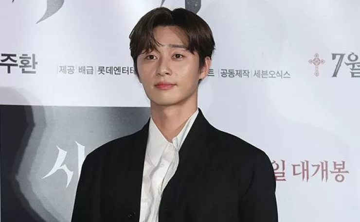 Park Seo Joon Perankan Wartawan Hiburan di Drama ‘Waiting for Gyeongdo’