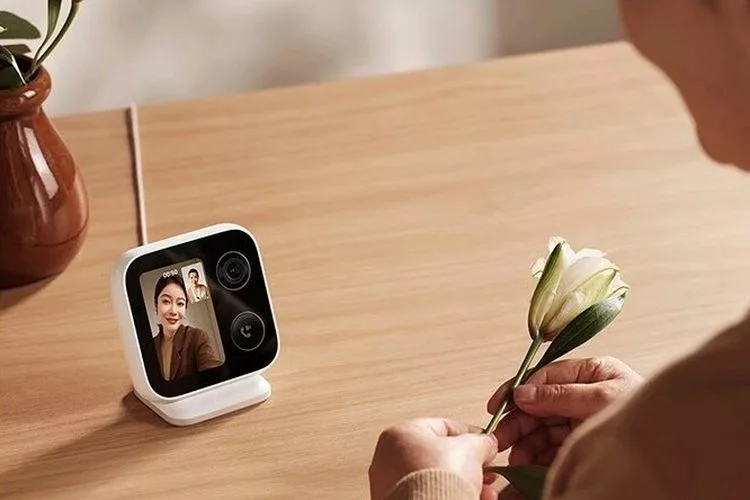 Xiaomi Luncurkan Smart Camera Video Call, Kamera Pintar Bentuk Jam Meja
