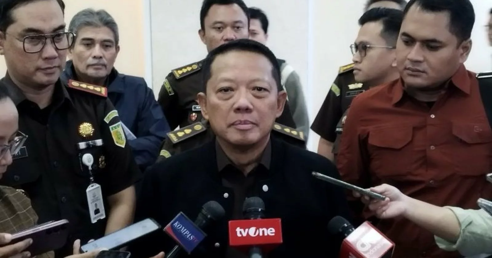 Jampidsus Kejagung Minta Publik Tak Khawatir Beli Produk Pertamina Usai Bertemu DPR