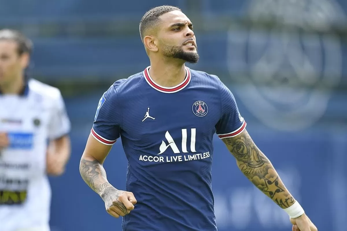 Mantan Bek PSG Disebut-sebut Bakal Gabung Persib