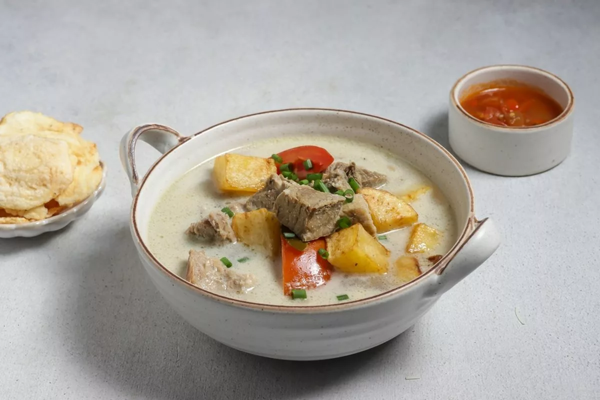 Resep Soto Betawi Santan Susu, Daging Empuk Tanpa Alot
