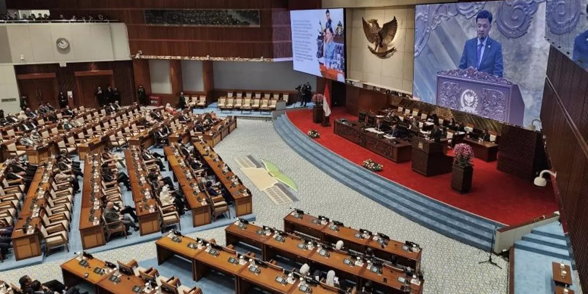 Putuskan 8 Poin Reformasi Polri, DPR: Polri Tetap di Bawah Presiden
