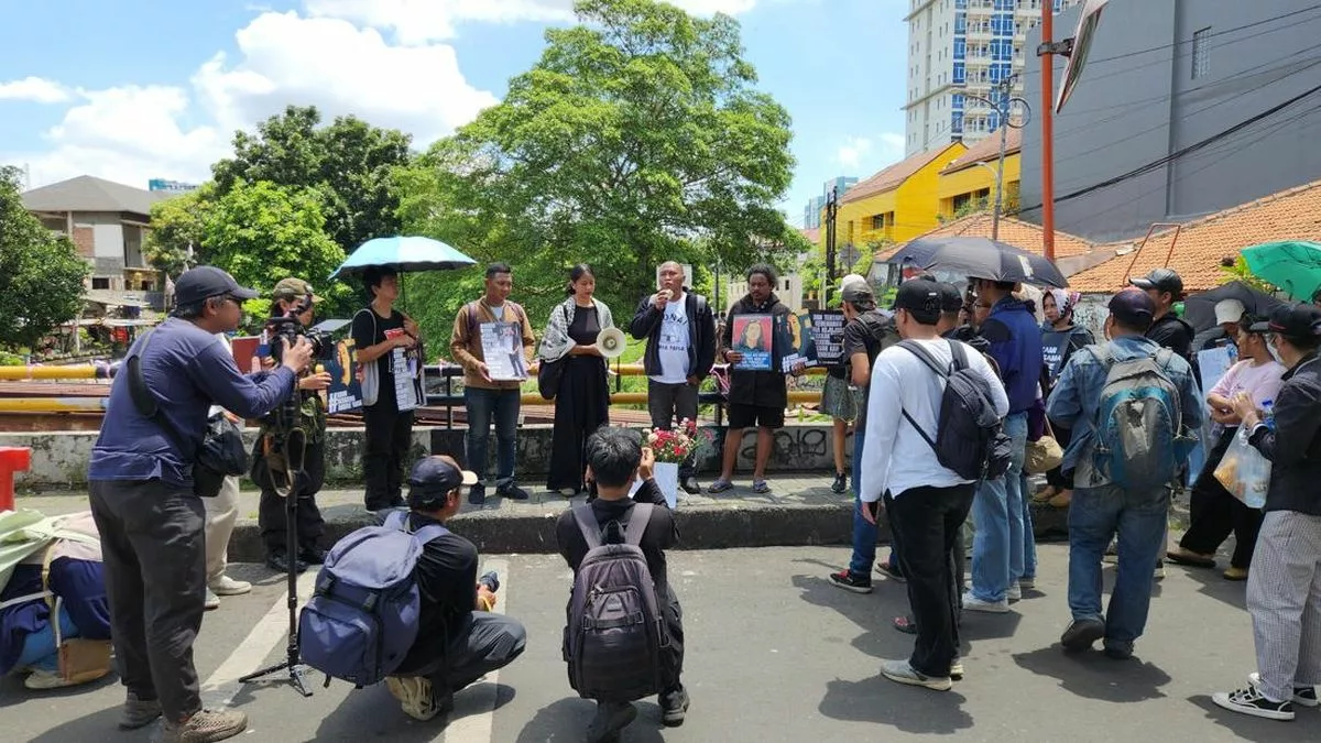 Koalisi Sipil Gelar Aksi Solidaritas Susuri TKP Teror Air Keras Andrie Yunus